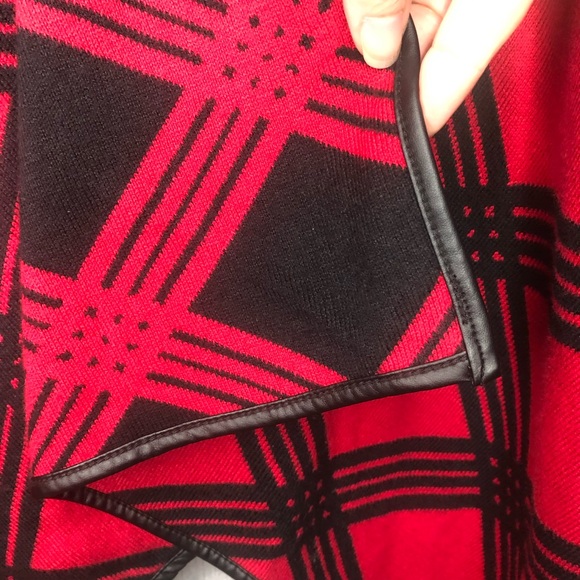 Talbots Leather Tab Country Plaid Ruana Wrap Faux Leather Trim Sz M/L Red Black - Picture 8 of 14